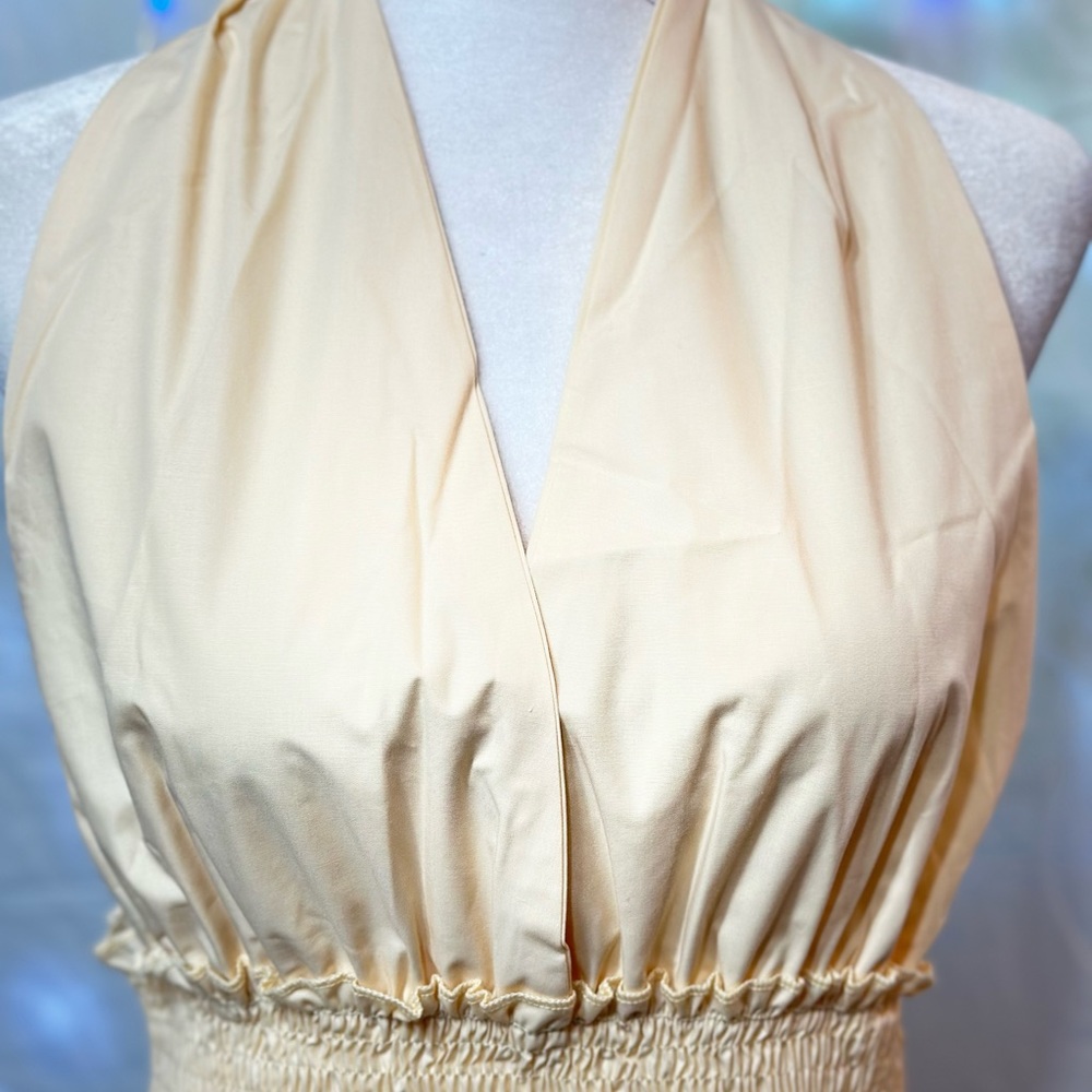 LYANER Halter Top - Picture 2 of 6